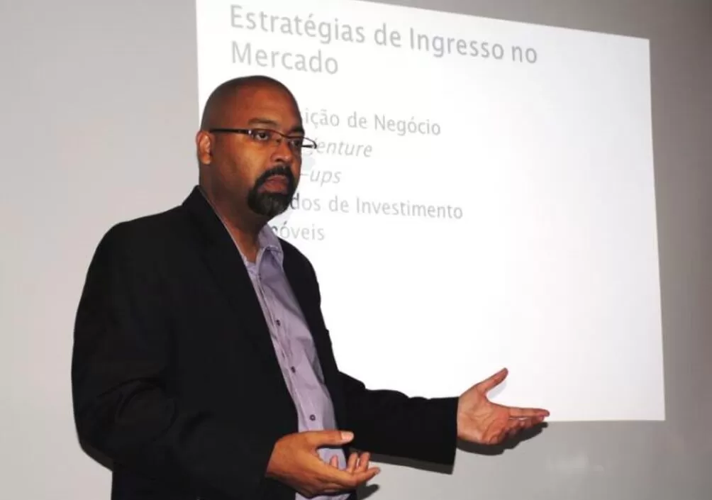 Advogado faz palestra em Tóquio sobre oportunidades de negócios nos EUA